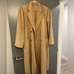Gorgeous tan peacoat